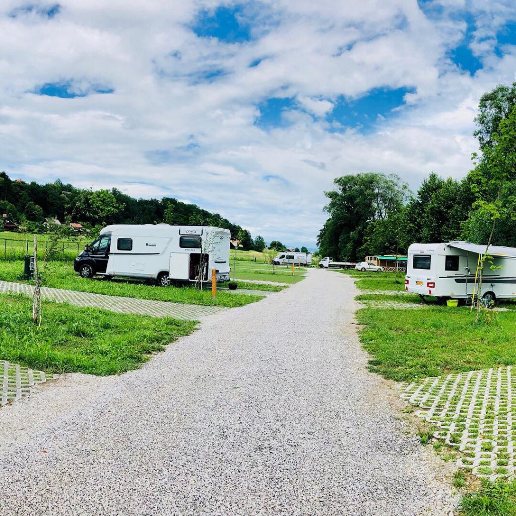 Kamp Bela krajina – Podzemelj
